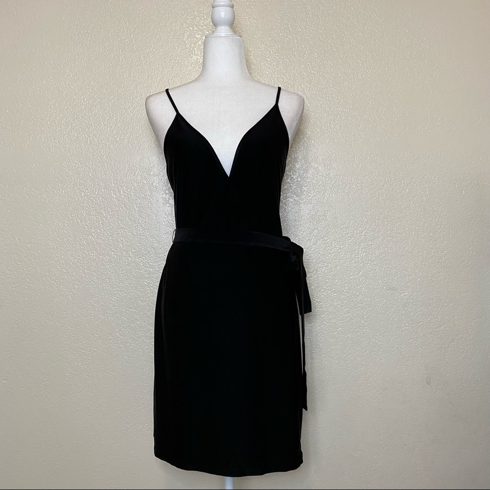L’AGENCE Tate Sleeveless Wrap Dress in Black Size Medium NWT - Picture 5 of 14